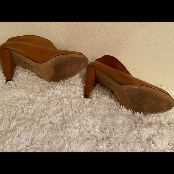 Shoes - Picture 5 of 5